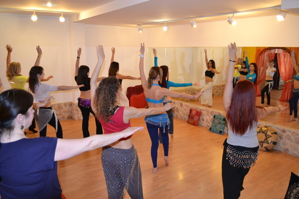 clases-danza-oriental-1.jpg